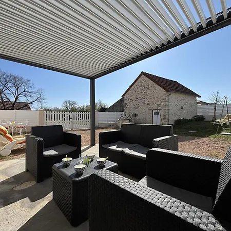 Casa de Férias Gîte chaleureux à Saint-Bonnet-de-Rochefort, idéal pour 4-6 personnes - FR-1-489-573