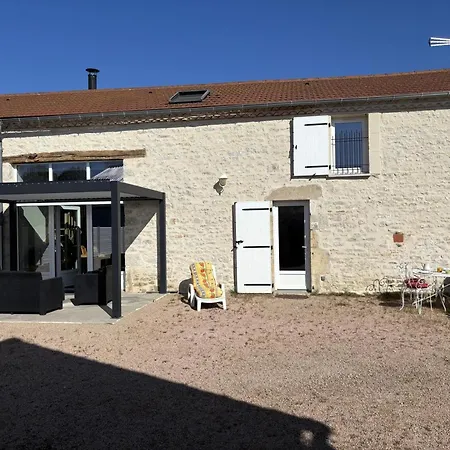 Gîte chaleureux à Saint-Bonnet-de-Rochefort, idéal pour 4-6 personnes - FR-1-489-573 Casa de Férias